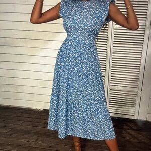 Sucrefas Woman Blue Floral Flutter- Sleeve Midi Dress, Size M